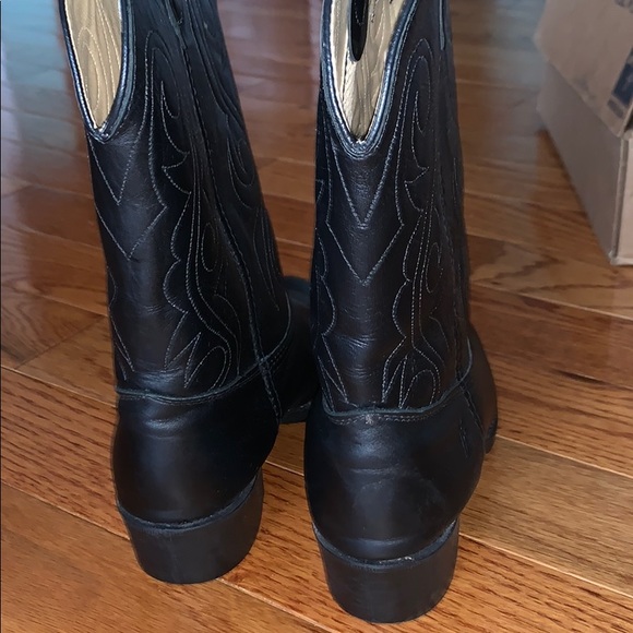 Small Frye Black Women’s Leather Cowboy Boots - Picture 3 of 5